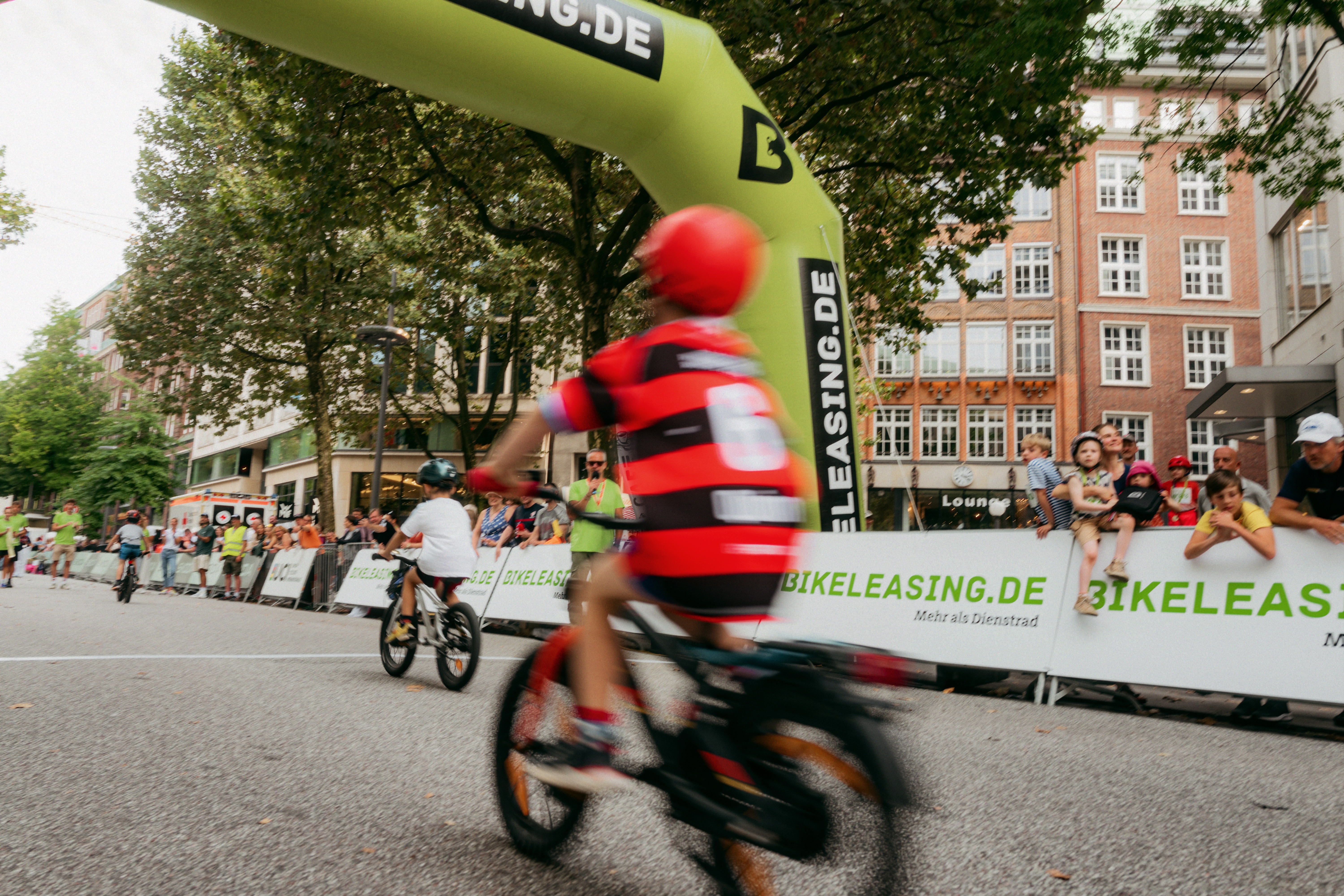 Kids' Race Zieleinfahrt Kids' Race