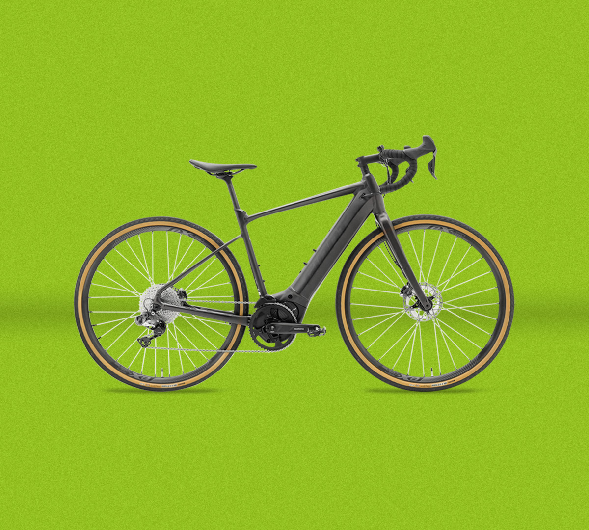 Giant Revolt E+ auf grünem Hintergrund