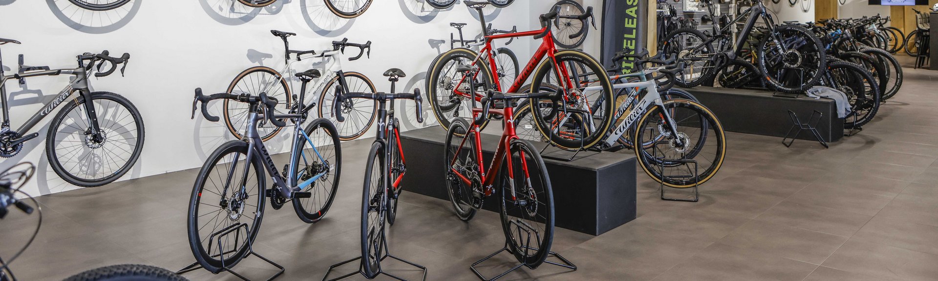 Mehrfach-Leasing mit Bikeleasing Verkaufsfläche mit diversen Rennradmodellen