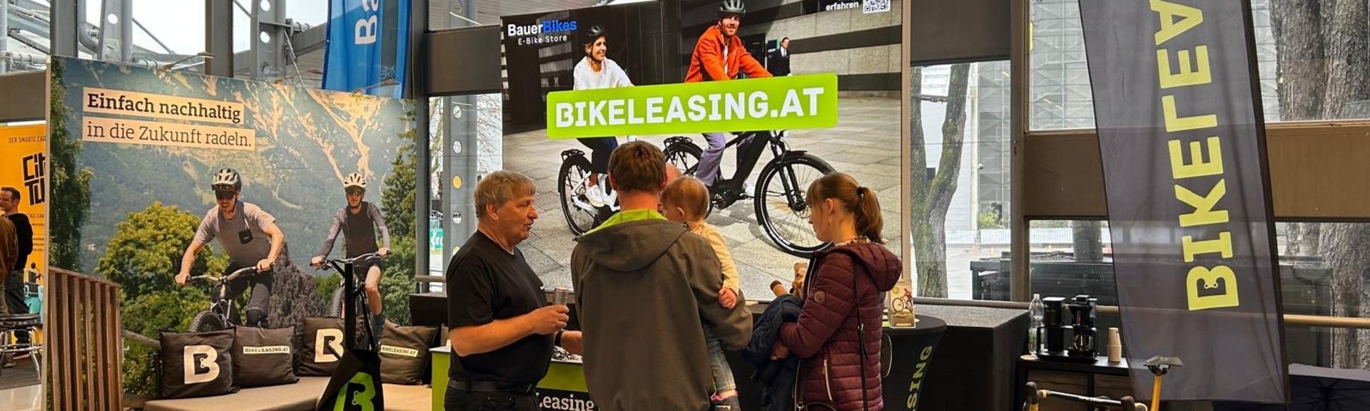 Messen 2025 Bikeleasing Österreich Messestand mit Besuchern