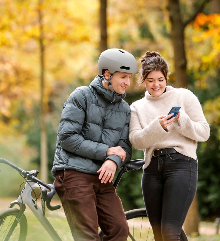 Dienstradfahrer informieren sich zum Thema Bikeleasing